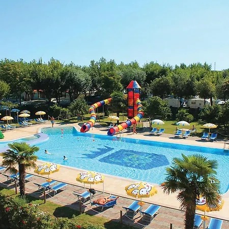 Parco Capraro مكان تخييم ليدو دي يسولو