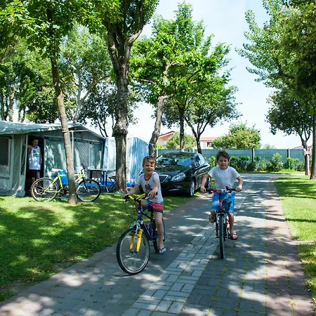 Parco Capraro 营地 3*
